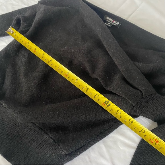 Off the shoulder black crop top - Picture 6 of 7